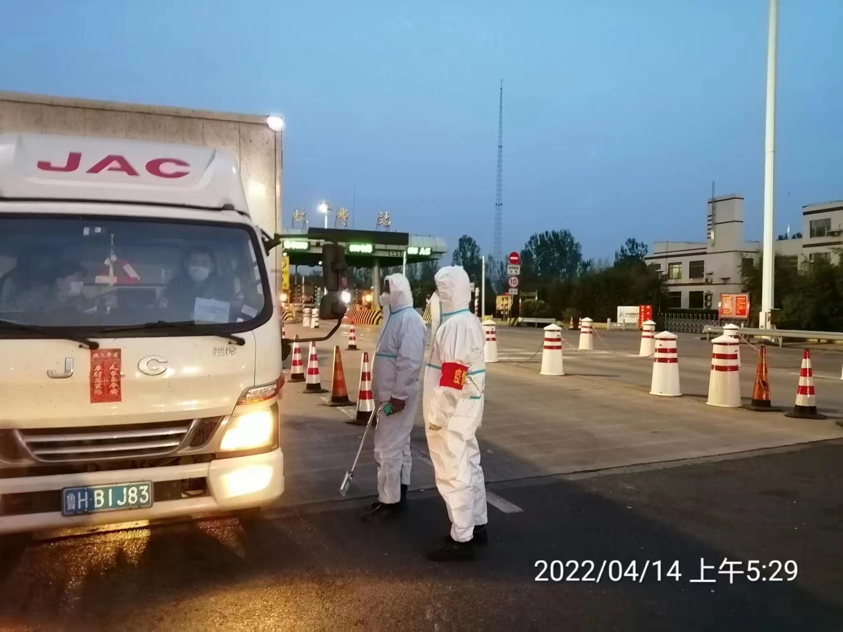 同心抗疫丨沖在最前線！大運河駕校防疫志愿者在行動！(圖8)