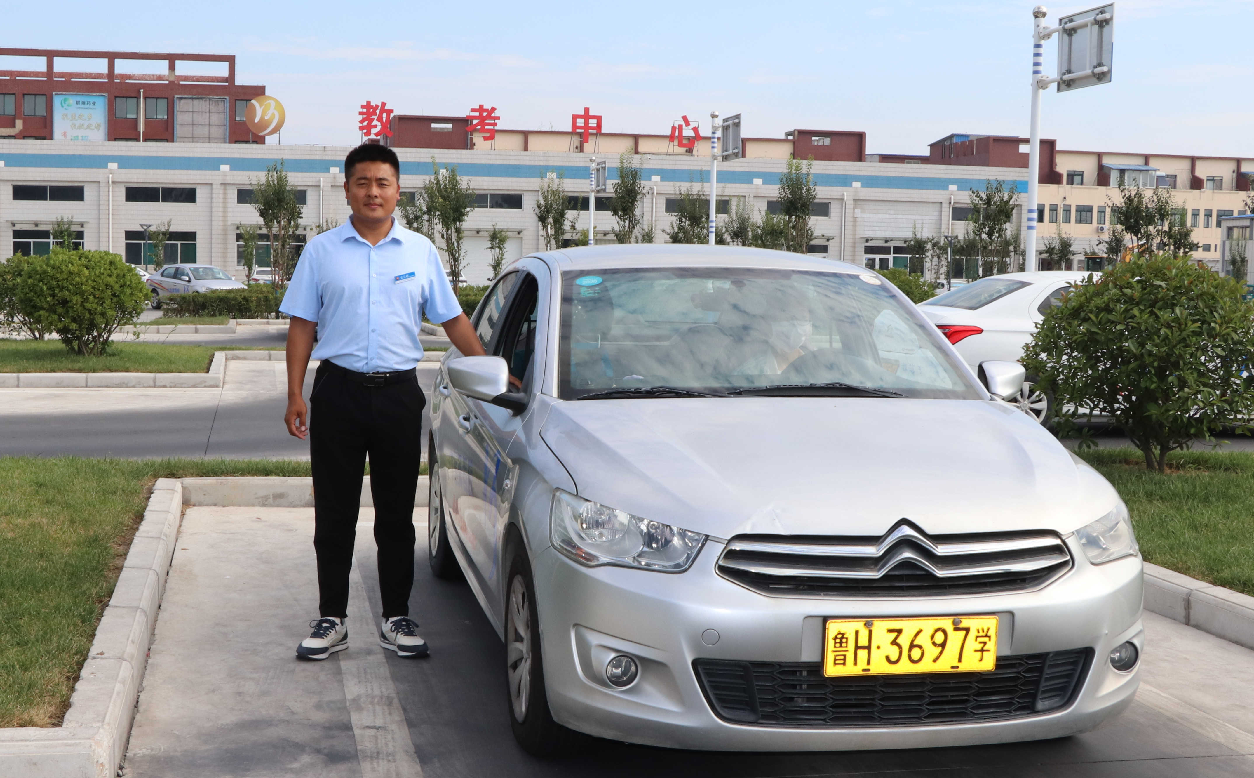 【濟寧大運河駕?！坑质?00％的合格率！看看金牌教練都有誰？(圖7)