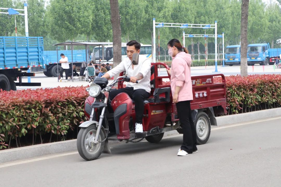 【濟寧大運河駕?！课逅那嗄旯?jié)丨致青春，充實自己，來學(xué)車！(圖2)