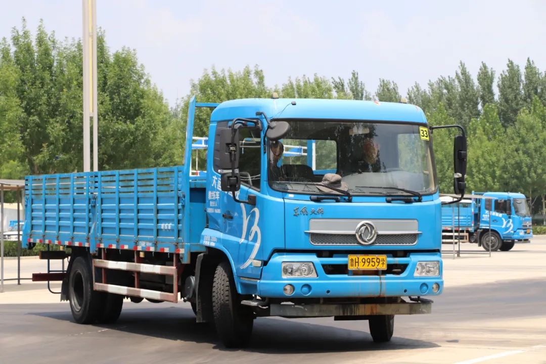 【濟(jì)寧大運(yùn)河駕?！繉W(xué)大車45天拿證！金秋報(bào)名鉅惠進(jìn)行中...(圖1)