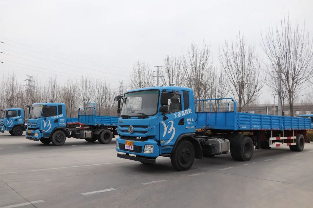 【濟(jì)寧大運(yùn)河駕?！看筌嚢嘈腿律?jí)，設(shè)備車模擬考試訓(xùn)練！(圖2)