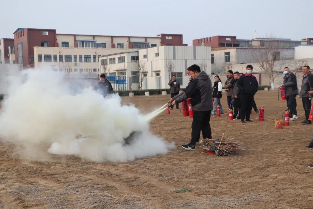 【濟(jì)寧大運(yùn)河駕校】2024春季消防安全演練活動順利開展！(圖3)