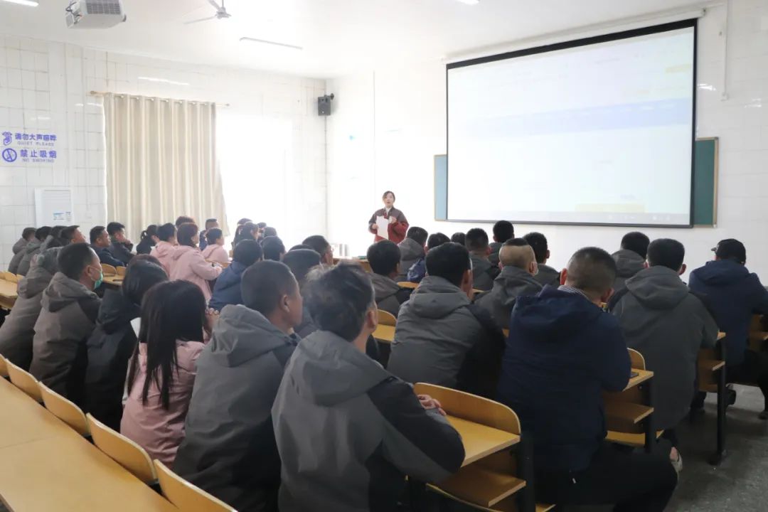 【濟(jì)寧大運(yùn)河駕校】“育人先強(qiáng)己”，理論知識(shí)大練兵！(圖3)