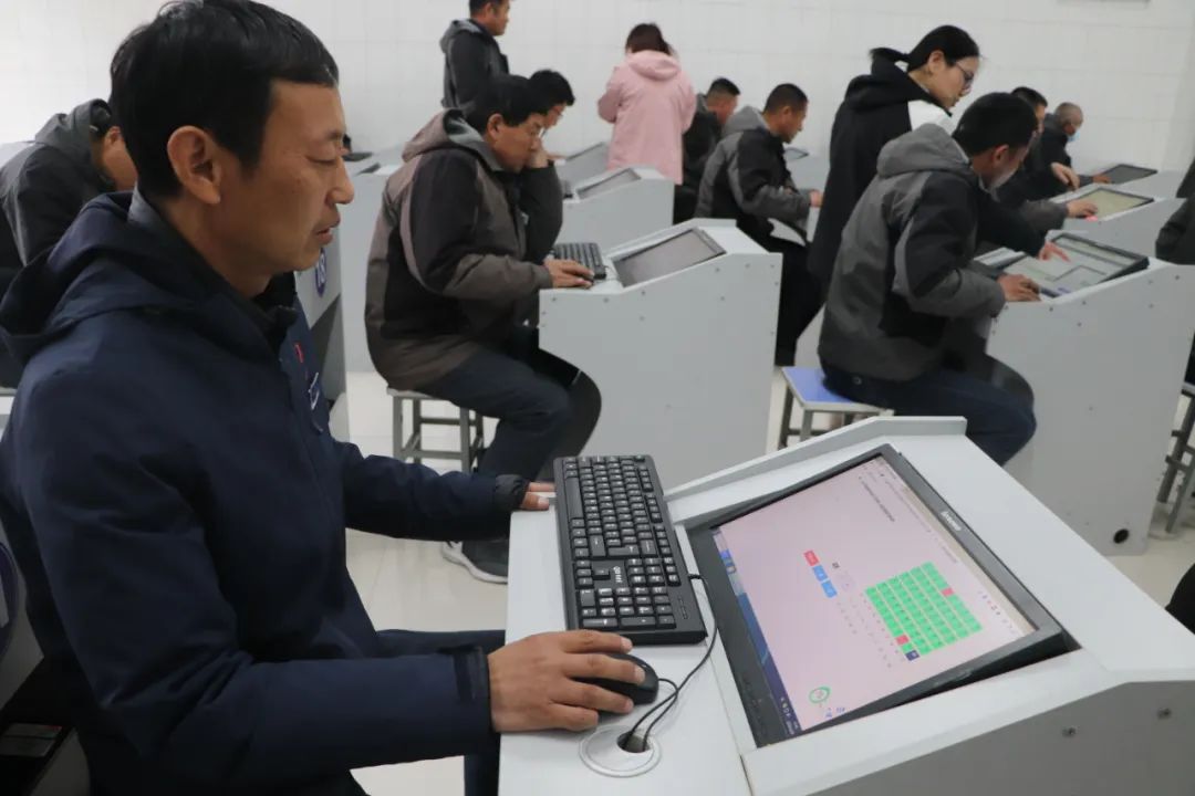 【濟(jì)寧大運(yùn)河駕?！俊坝讼葟?qiáng)己”，理論知識(shí)大練兵！(圖13)