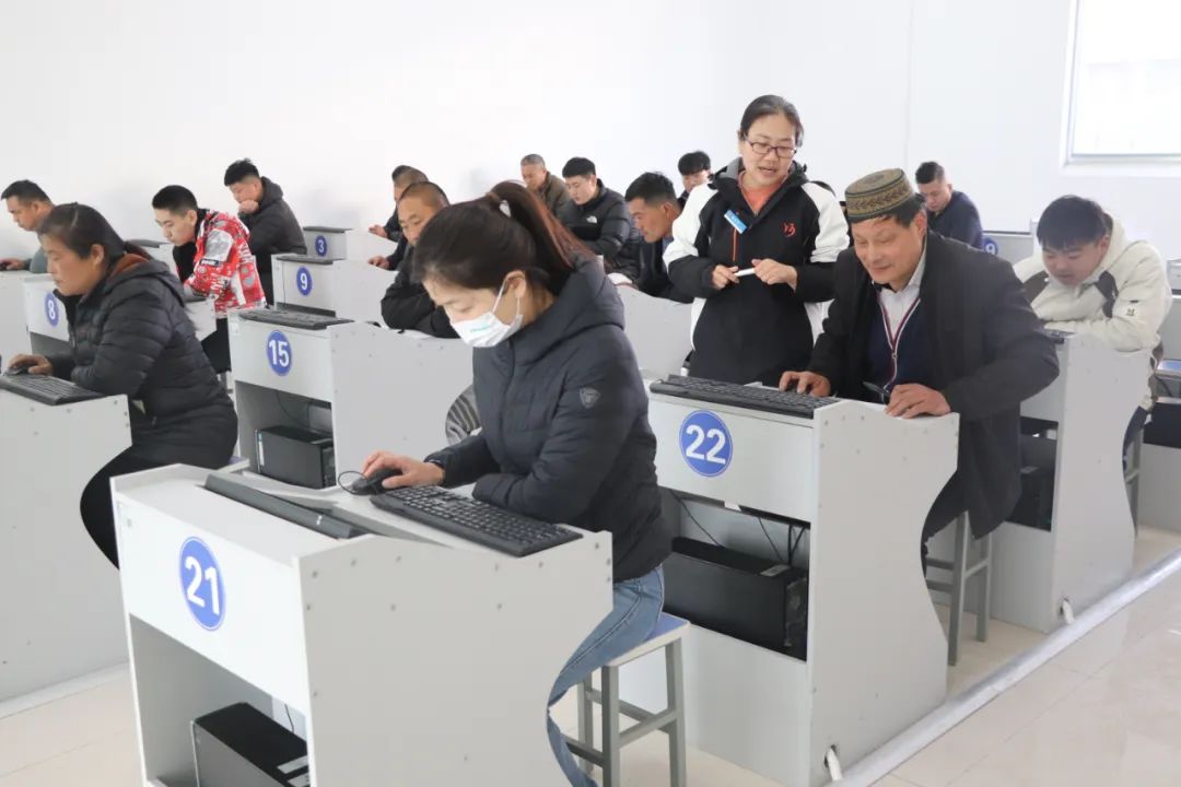 【濟(jì)寧大運(yùn)河駕?！俊袄碚撍俪膳嘤?xùn)班”，輕松圓您駕考?jí)簦?圖6)