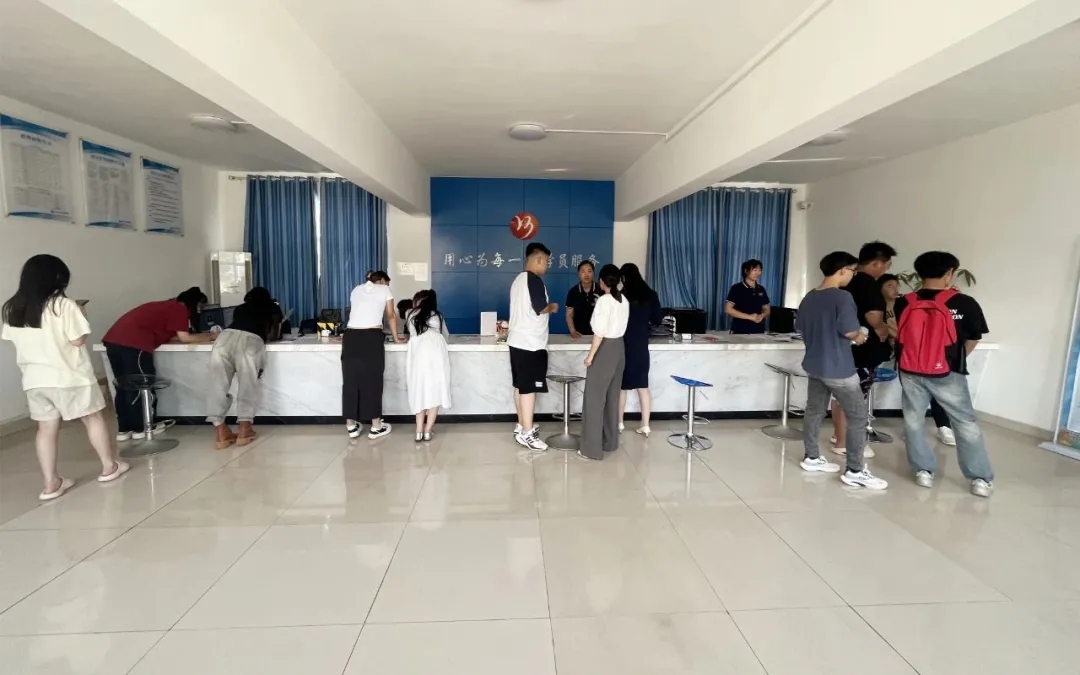 【濟(jì)寧大運(yùn)河駕?！扛呖贾蟆巴瑢W(xué)們”都迫不及待來(lái)學(xué)車！(圖1)