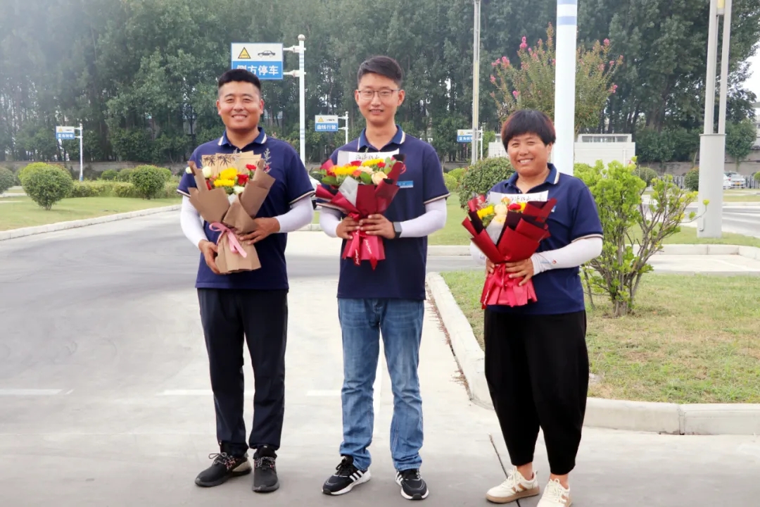 鮮花獻(xiàn)禮！祝所有的老師、教練們節(jié)日快樂(lè)！(圖4)