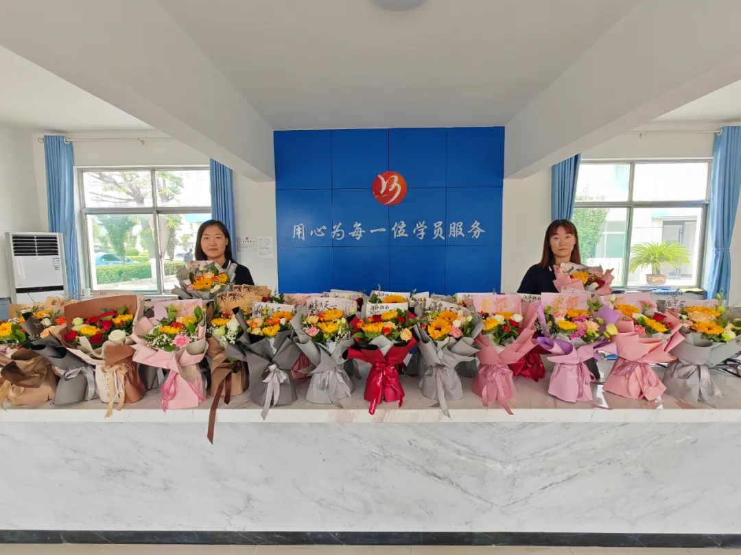 鮮花獻(xiàn)禮！祝所有的老師、教練們節(jié)日快樂(lè)！(圖8)