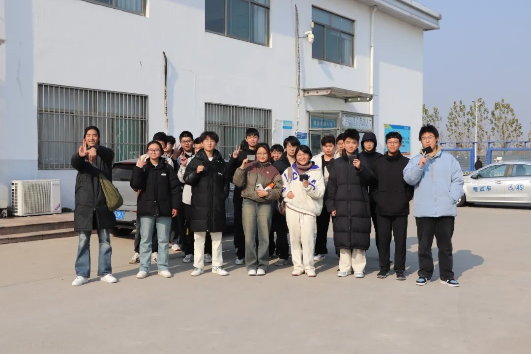 濟(jì)職24屆首批報(bào)名新同學(xué)，已順利拿證！(圖1)