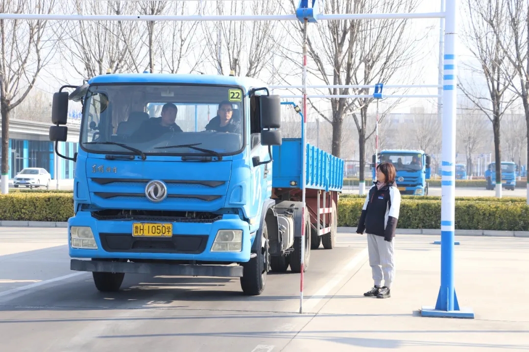 專注大車培訓(xùn) 最快36天拿證   年終鉅惠：學(xué)大車3999！(圖3)