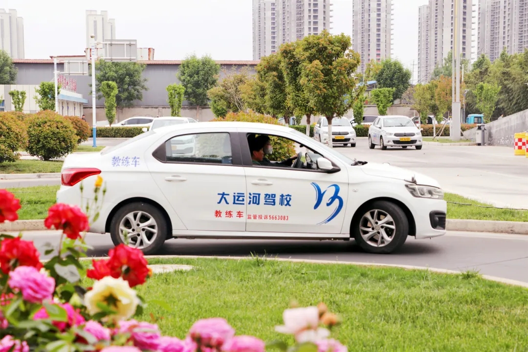 女神節(jié)丨愿您手握方向盤，駕馭多彩人生！(圖1)