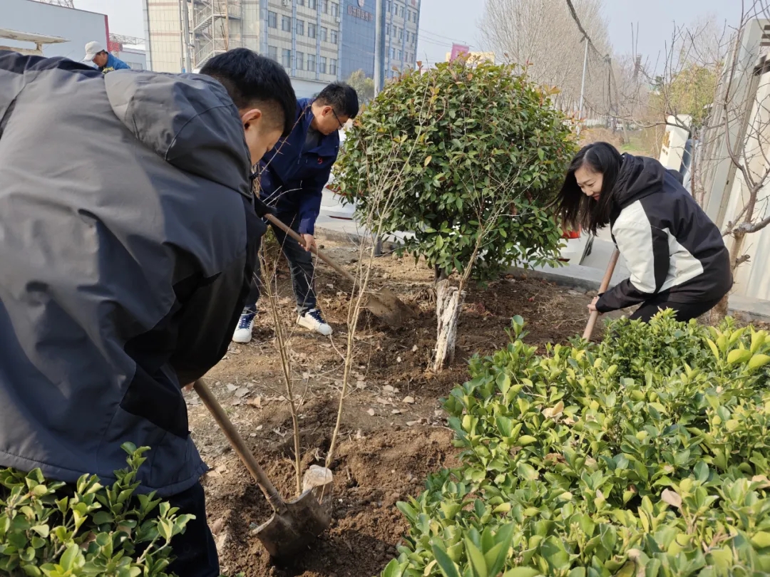 駕校春日行動(dòng)：“植”此青綠，共筑綠意之路(圖2)