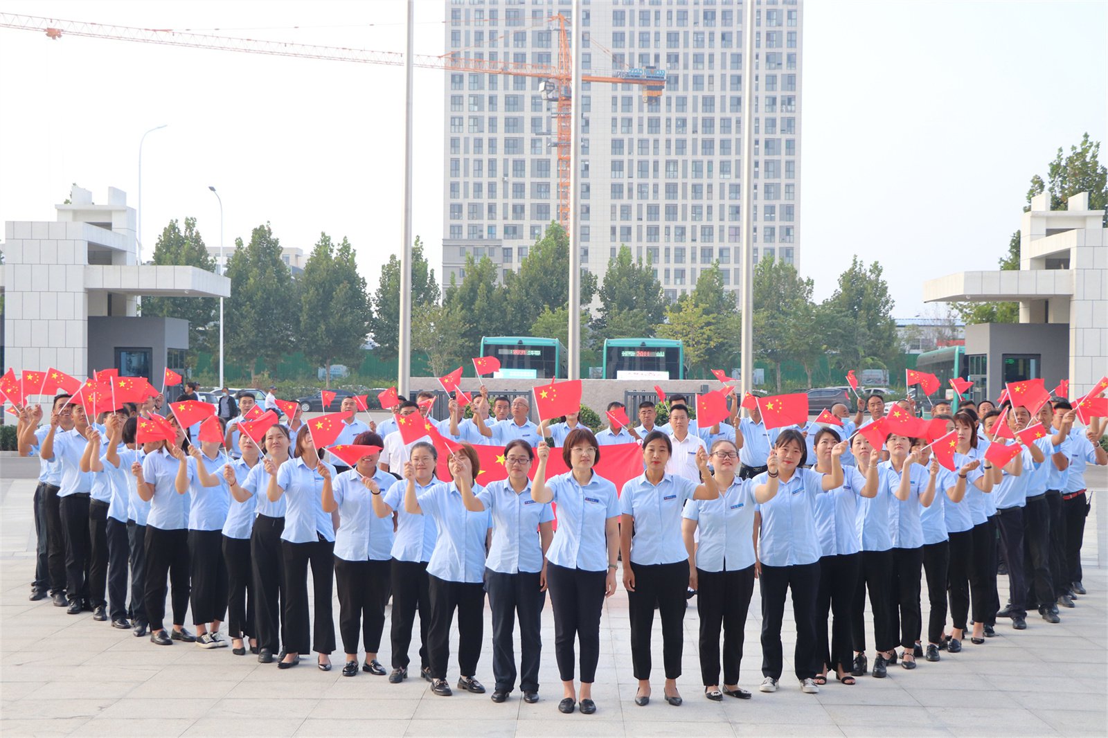 【濟(jì)寧大運(yùn)河駕?！垮\繡中國(guó)·喜迎華誕，您學(xué)車(chē)，我在崗！(圖3)