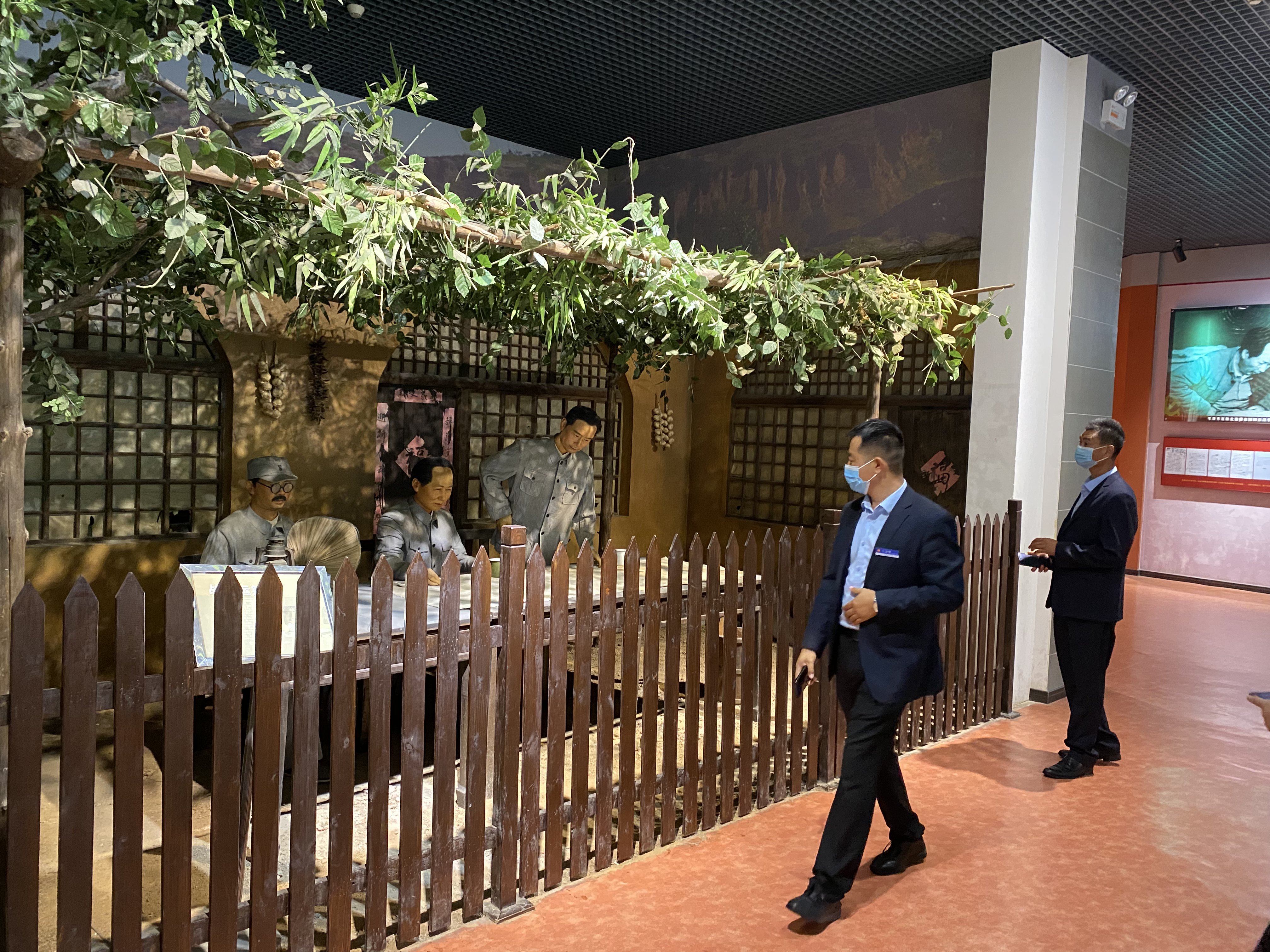 【濟(jì)寧大運(yùn)河駕?！奎h支部組織開(kāi)展愛(ài)國(guó)主義教育，緬懷先烈、不忘初心！(圖6)