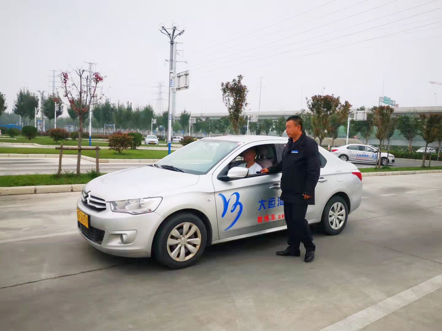 【濟(jì)寧大運(yùn)河駕?！靠颇咳荚囍羞@個(gè)動(dòng)作忘做，扣100分！(圖4)