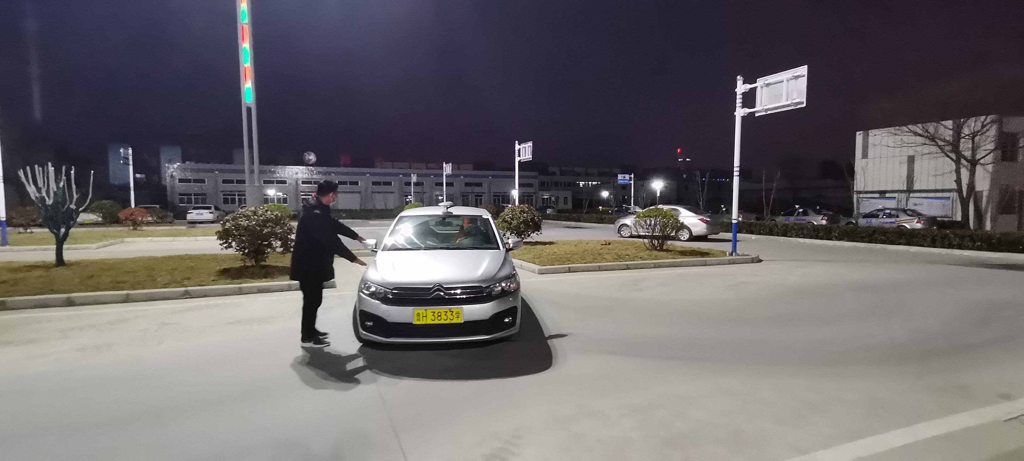 【濟(jì)寧大運(yùn)河駕?！可习嗑氒?chē)沒(méi)時(shí)間？選擇夜訓(xùn)班，學(xué)車(chē)工作兩不誤！(圖1)